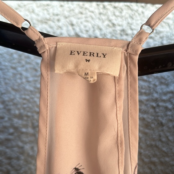 Cute cat shirt! Size M - Picture 2 of 3